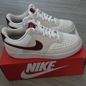 🎀Nike White and Burgundy Court Legacy Sneakers🎀